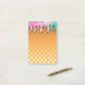 Post-it® Lavette de crème glacée rose cône avec arroses (Sur un bureau)