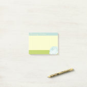Post-it® Le à petits pois bleu-clair de vert jaune et s'est (Sur un bureau)
