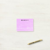 Post-it® Le bois rose note le modèle (Sur un bureau)