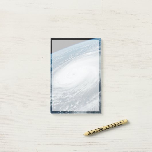 Post-it® Le typhon Hinnamnor. (Sur un bureau)