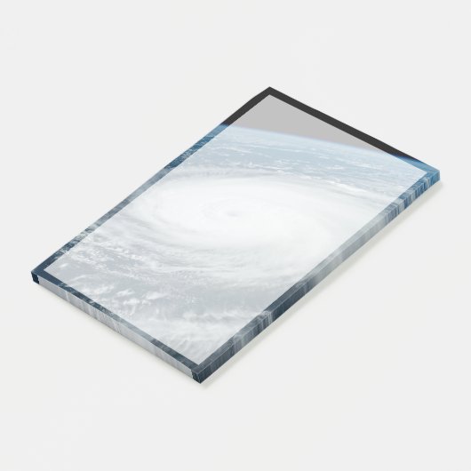 Post-it® Le typhon Hinnamnor. (Incliné)