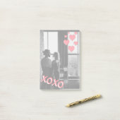 Post-it® Les Coeurs Roses Romantiques Photo XOXO (Sur un bureau)
