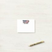 Post-it® Lettres de bloc patriotique Trump 2024 (Sur un bureau)