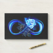 Post-it® L'infini lumineux avec une rose bleue (Sur un bureau)