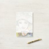 Post-it® llustration d'une belle, sensible fille (Sur un bureau)