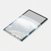 Post-it® L'Ouragan Dorian Au-Dessus De L'Océan Atlantique. (Incliné)