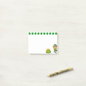 Post-it® Lutin mignon, trèfles chanceux et pot d'or (Sur un bureau)