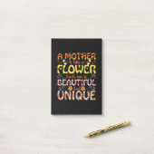 Post-it® Maman Art Une Mère Est Comme Une Fleur (Sur un bureau)