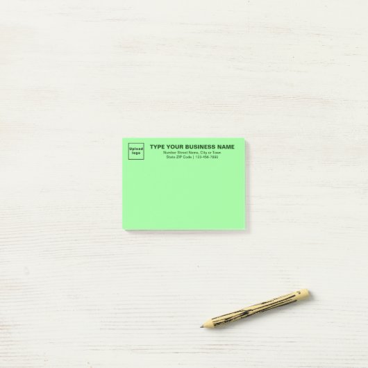 Post-it® Marque d'affaires sur rectangle vert clair (Sur un bureau)