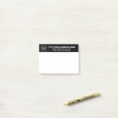 Post-it® Marque d'entreprise sur la tête noire du rectangle (Sur un bureau)