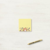 Post-it® mémo de chat de dessin animé (Sur un bureau)