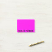 Post-it® Message de Daylight Fuchsia 4 x 3 (Sur un bureau)