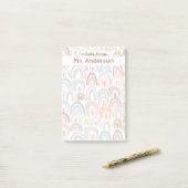 Post-it® Mette moderne Assorti Motif arc-en-ciel enseignant (Sur un bureau)