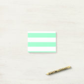 Post-it® Minty Stried Post (Sur un bureau)