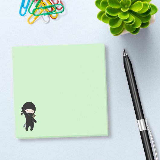Post-it® Minuscule Ninja heureux sur vert