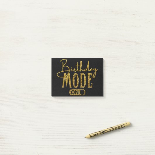 Post-it® Mode Anniversaire activé | Anniversaire (Sur un bureau)