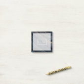 Post-it® Monogram | Obsidienne Mahogany Goldsheen (Sur un bureau)