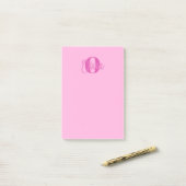 Post-it® Monogramme cool Monochrome rose tendance (Sur un bureau)