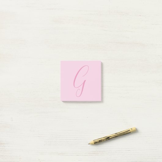 Post-it® Monogramme de lettre initiale rose clair chic uni (Sur un bureau)