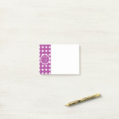 Post-it® Monogramme de point Polka violet (Sur un bureau)