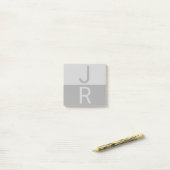 Post-it® Monogramme d'initiales Modernes Gris Clair & Gris (Sur un bureau)