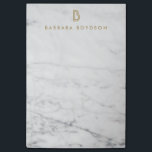 Post-it® Monogramme d'or minimaliste Marbre blanc<br><div class="desc">Coordonner avec le modèle minimaliste de carte de visite Monogramme or Marbre blanc d'ici 12 h 01. Une toile de fond en marbre blanc donne une belle tonalité à ces Post-it® Notes personnalisées. Votre nom et prénom sont élégamment stylisés en or mat pour un effet de logo monogrammé. © 1201AM...</div>
