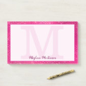 Post-it® Monogramme Étincelant Fille Rose Chaud Nom Grand (Sur un bureau)
