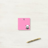 Post-it® Monogramme mignon panda assis personnalisé rose (Sur un bureau)