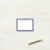 Post-it® Monogramme minimaliste bleu marine (Sur un bureau)