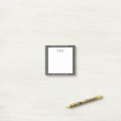 Post-it® Monogramme Moderne Simple Affaires Noir et Blanc (Sur un bureau)