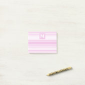 Post-it® Monogramme rayures rose bébé (Sur un bureau)
