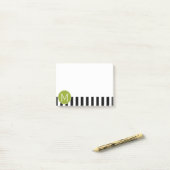 Post-it® Monogramme vert Motif rayé noir et blanc (Sur un bureau)