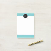 Post-it® Motif blanc turquoise de rayures, monogramme noir (Sur un bureau)