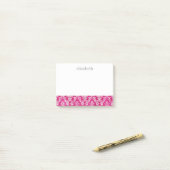 Post-it® Motif Damas rose chaud - Nom du script (Sur un bureau)