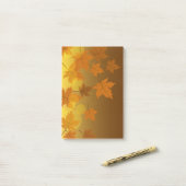 Post-it® Motif d'automne avec feuilles d'érable en chute et (Sur un bureau)
