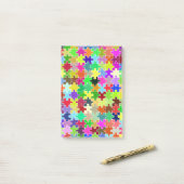 Post-it® Motif de puzzle coloré (Sur un bureau)