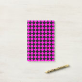 Post-it® Motif diamant damier rose (Sur un bureau)