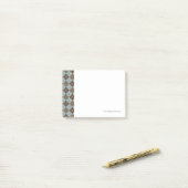Post-it® Motif Jacquard en bleu et en taupe (Sur un bureau)