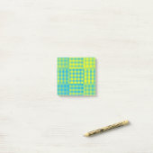 Post-it® Motif Patchwork Damier Bleu Jaune (Sur un bureau)