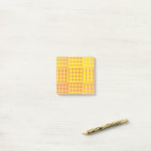 Post-it® Motif patchwork damier jaune orange (Sur un bureau)