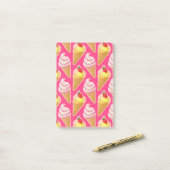 Post-it® Motif rose Kawaii avec crème glacée aux fraises (Sur un bureau)