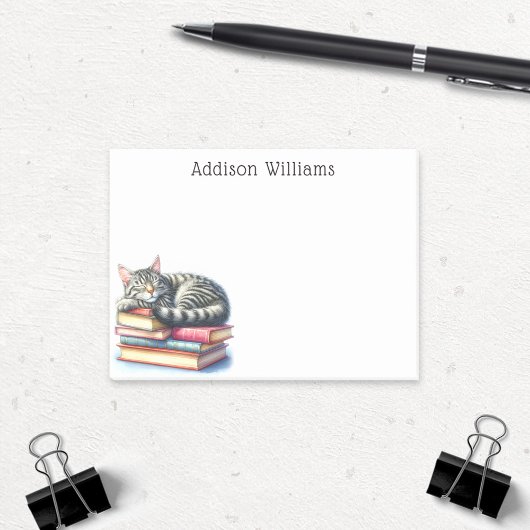 Post-it® Nap de chat personnalisé sur pile de livres