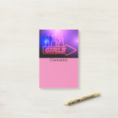 Post-it® Neon Pink Girls Sign Thunder_cove (Sur un bureau)