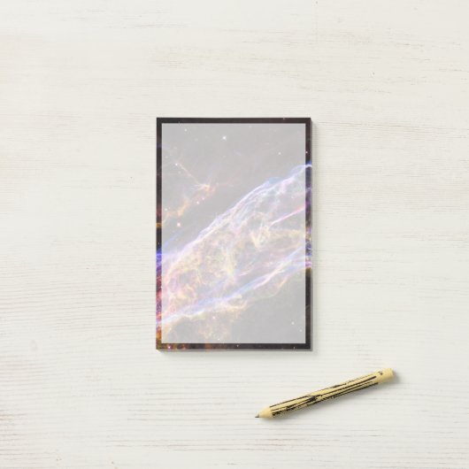 Post-it® Ngc 6960, La Nébuleuse De La Sorcière. (Sur un bureau)