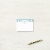 Post-it® Nom de Chevron bleu poudre Monogramme (Sur un bureau)