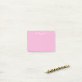 Post-it® Nom de script manuscrit rose mignonne fille person (Sur un bureau)