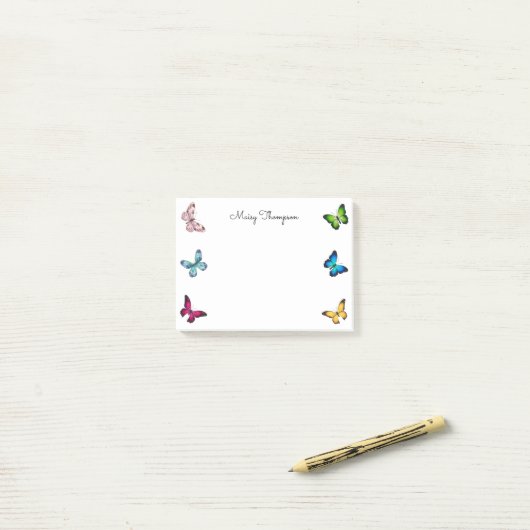 Post-it® Nom du monogramme des papillons (Sur un bureau)