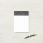 Post-it® Nom initial et nom de script professionnel Monogra (Sur un bureau)