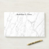 Post-it® Nom personnalisé de la pierre de marbre blanc imma (Sur un bureau)