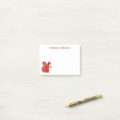 Post-it® Nom personnalisé de l'écureuil rouge (Sur un bureau)